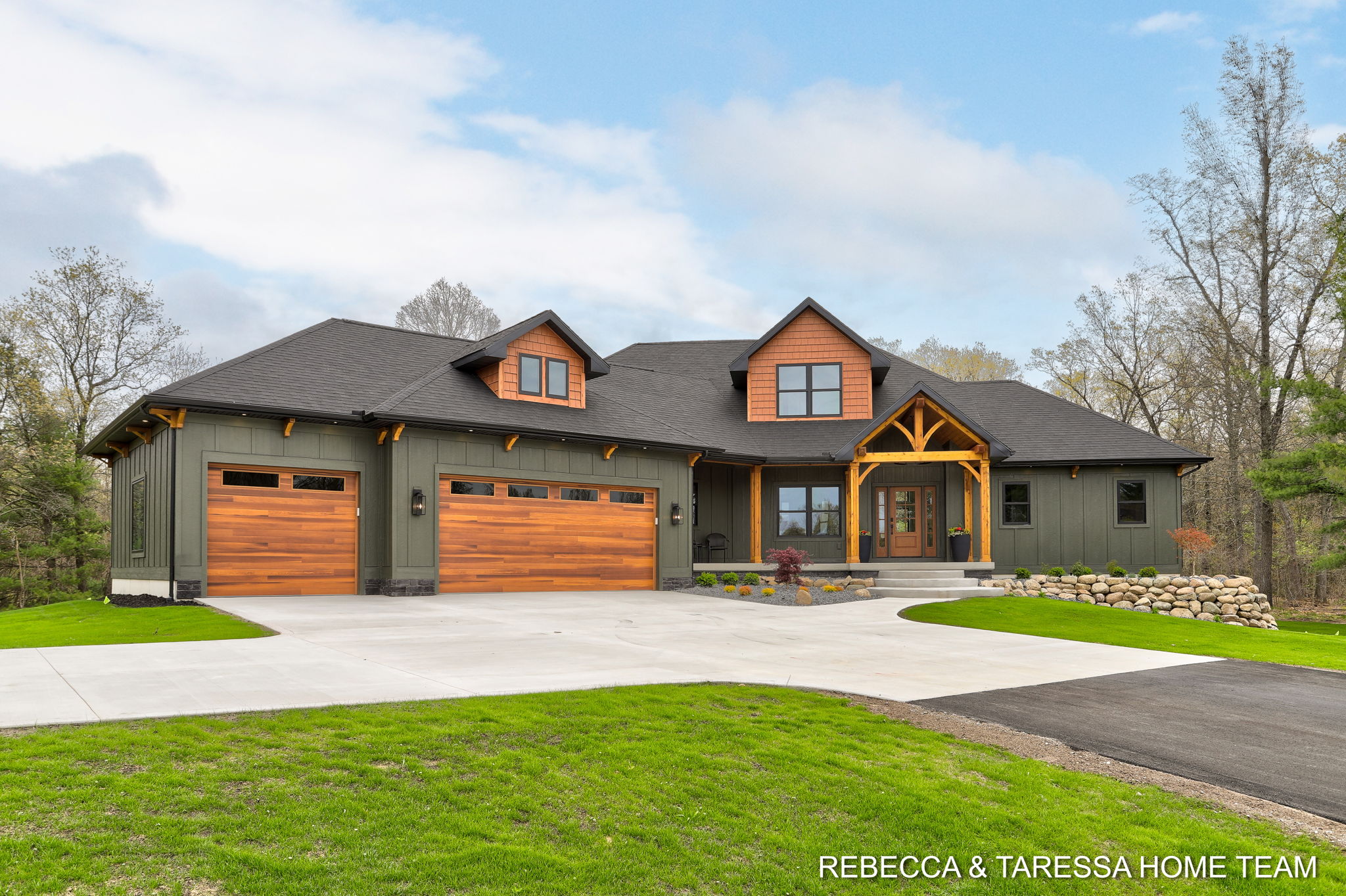 1-web-or-mls-400-sabine-dr